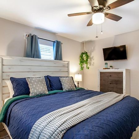 Blue Valley Inn - Hot Tub & Spacious Play Area! Knoxville Exterior foto