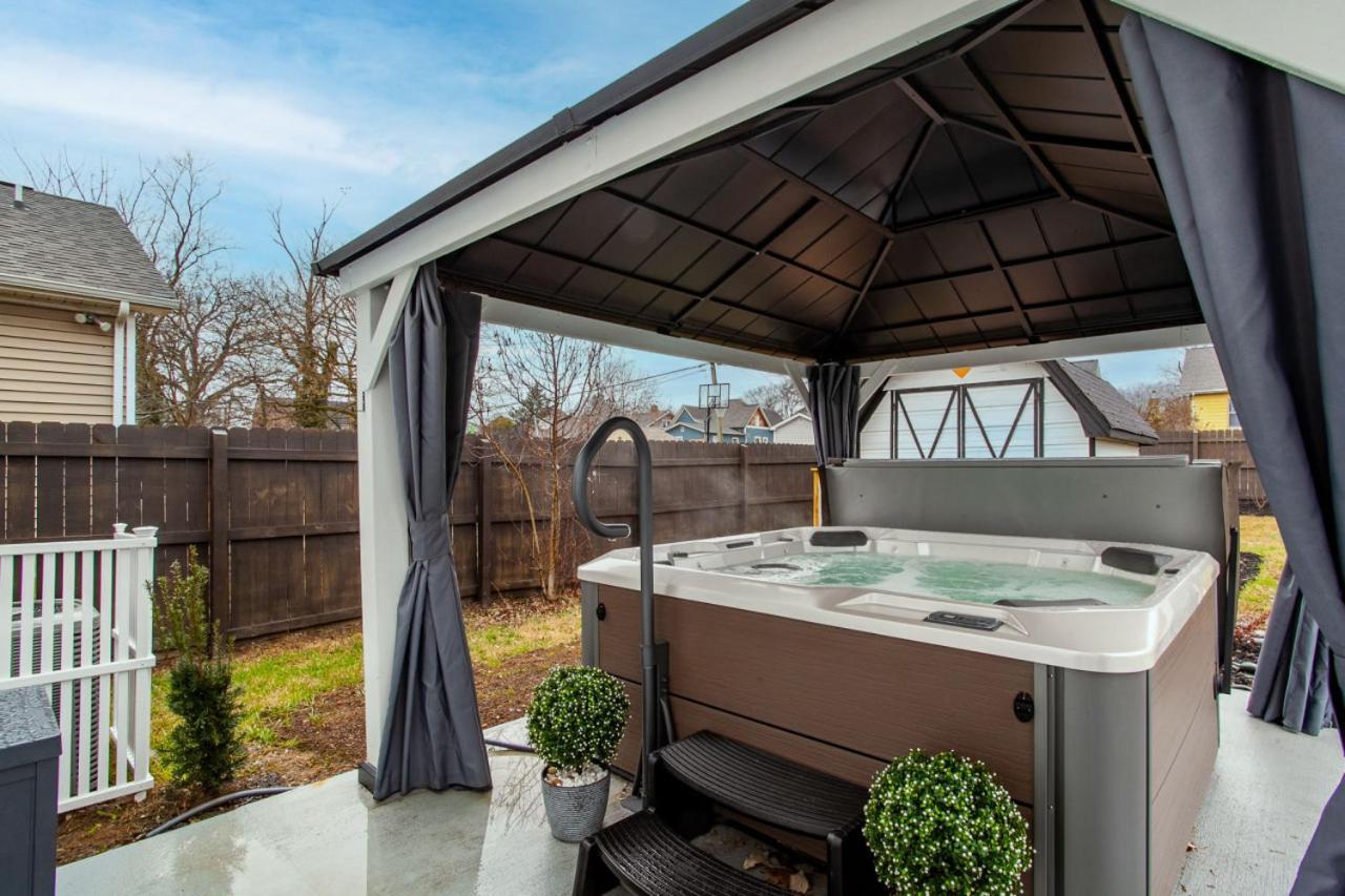 Blue Valley Inn - Hot Tub & Spacious Play Area! Knoxville Exterior foto