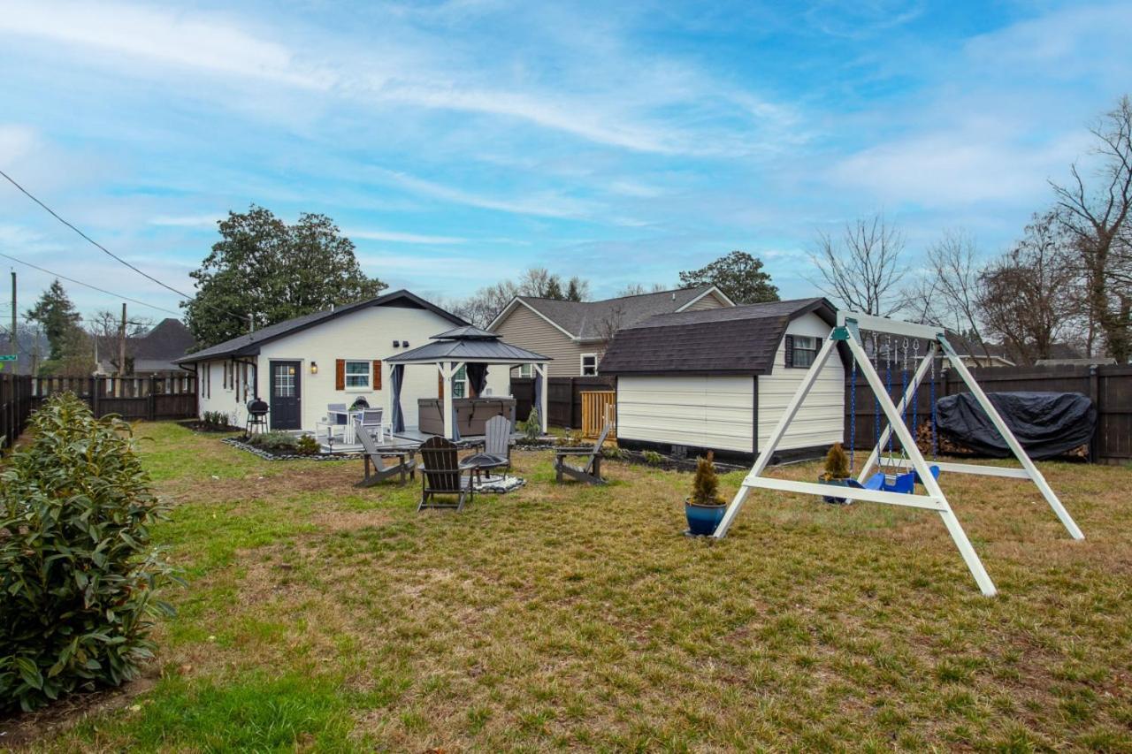 Blue Valley Inn - Hot Tub & Spacious Play Area! Knoxville Exterior foto