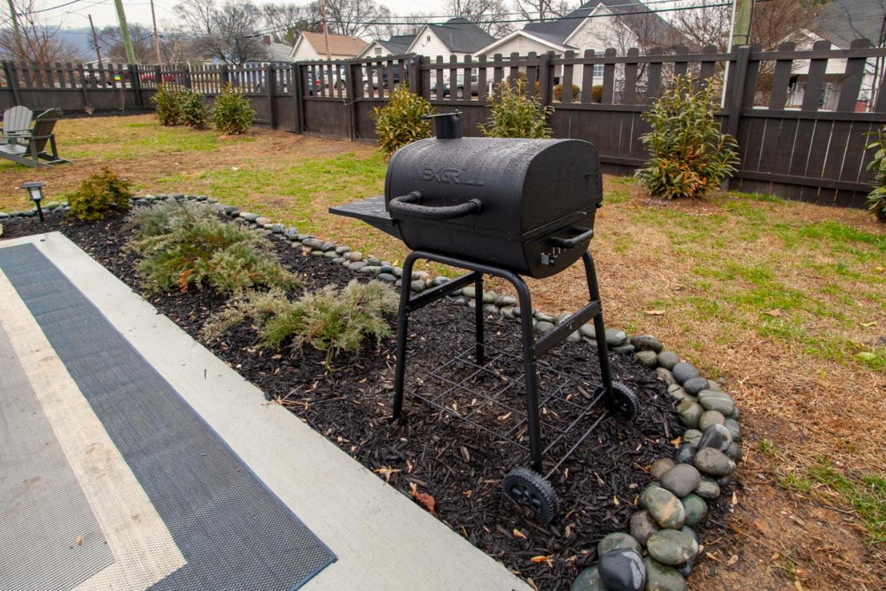 Blue Valley Inn - Hot Tub & Spacious Play Area! Knoxville Exterior foto